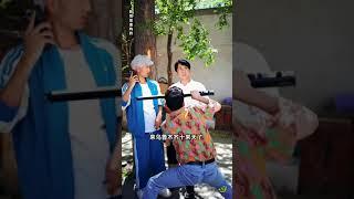 Uyghur comedy  -  Uyghur Yumur, Itot, kuldurge  -  ئۇيغۇر يۇمۇر، ئىتۇت، كۈلدۈرگە