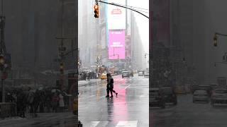 New York snowfall  #snowfall #newyork #newyorkcity #newyorklife #manhattan #timessquare #shorts