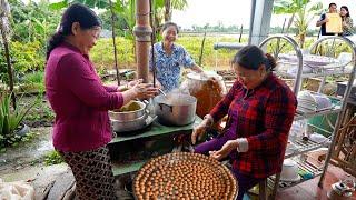 Quê Phan Diễm mưa gió tầm tã, làm bánh dân gian ăn toàn món ngon dân giã Miền Tây mùa nước nổi