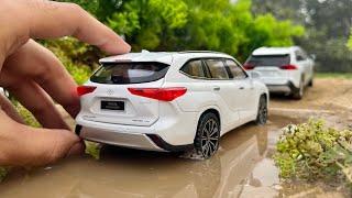 Mini Toyota Highlander SUV | Off roading | Diecast Model Car Unboxing