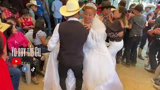 Los que querían ver a la feliz pareja bailando  aquí está saludos #chiquimula