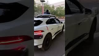 Taxi with no driver takes off on its own #waymo #nodriver #taxi