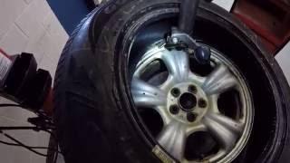 Tire Machine to remove and install tire on rim