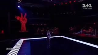 Menina de 10 anos impressiona novamente os jurados/ música: Rise Up.