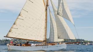 Installing the Capstan / hoisting topsails!