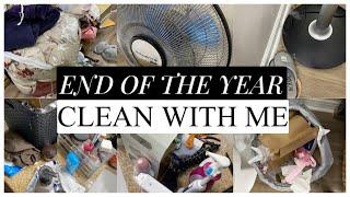 End Of The Year Clean Out: Small Bedroom And Bathroom Clean, Declutter, And Organize. Clean With Me!