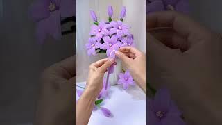 Handmade diy pipe cleaner lily flowers #diy #gift #diyflowers #diycrafts #flowercraft #flower #craft