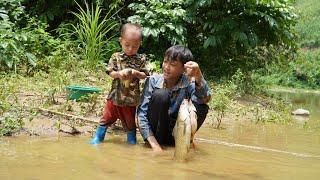 Primitive fish trapping skills, Two orphaned brothers, harvesting stream fish for sale
