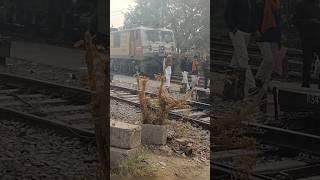 30302 Rupa Frontline WAP 7 Locomotive Shunting at Patna Junction. #indiarailway #shorts #youtube