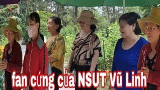 giữa trưa nắng nóng khán giả quận 12 tìm đến mộ NSUT Vũ Linh thấp hương chia sẻ rất dễ thương