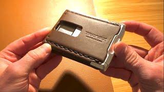 Unboxing the Venture self-locking billfold