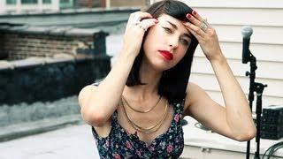 Kimbra - "Withdraw" Billboard Tastemakers Session