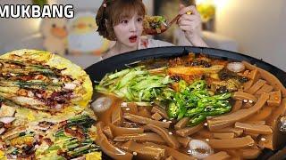 ASMR 비오는날엔 오징어해물파전 시원한 묵사발은 밥은 꼭 말아줘요 먹방 rainy day Seafood pajeon Chilled Acorn Jelly Soup MUKBANG