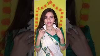 Quick 1minute hairstyle with Jasmine flowers//hairstyle for saree //Jasmine hairstyle #shorts