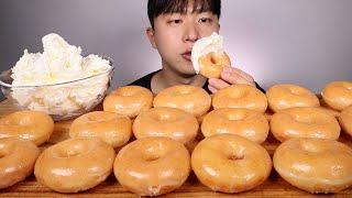 오랜만에 오리지널 글레이즈드 미니~! 휘핑크림에 푹 찍어먹어보겠습니다!! 먹방 ASMR MUKBANG DOUGHNUT EATING SHOW