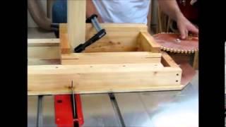 Matthias Wandel (woodgears.ca) "Screw advanced finger joint jig"