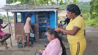 Giving my daughter inlaw  a hairstyle  for Christmas