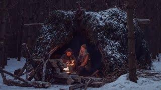 Winter Camping in Bushcraft Shelter - Spruce Bough Bed, Long Log Fire, Camp Cooking