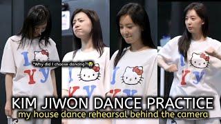 Kim ji won 'my house' BTS dance rehearsals (she's the whole definition of introverted people)