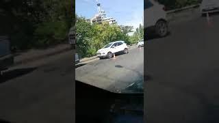 Видео канала ДТП и дороги Николаева. Opel и Форд столкнулись на мосту