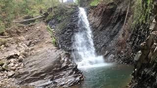 Красивый водопад Женецкий Гук