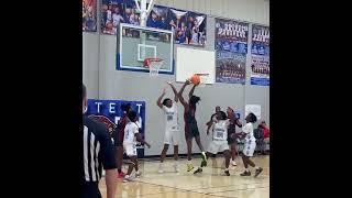 Jaylan Campbell (6-6 ‘25 F/C Lafayette) with the nice hands down low.