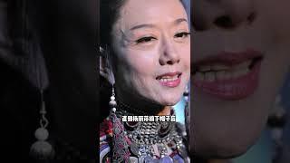 一張高清照的曝光，揭開楊麗萍總戴帽子的真實原因，背後真相令人心疼不已