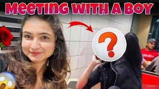 Meeting with a boy batchmate prank |Day-1690days challenge#manishachaudhary #dailyvlog#prank