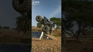 RC happy flipping back #monstertruck #flip #monsterjam #chanbtb #crcar #backflip #4x4 #rc ep26