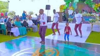 LIKE THE FATHER LIKE THE DAUGHTER;SEE HOW KARANJA'S DAUGHTER!MOVES THE CROWD AT HON OSCAR SUDI HOME