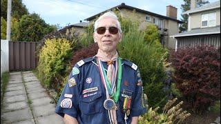 Eighty-six-year-old "Scouter Wayne" wins back his role as Scout leader