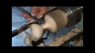 Tournage sur bois d'un oiseau - Woodturning a bird