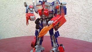 Optimus Prime Leader Class Transformation Stop Motion