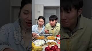 蠢弟弟让我吃芥末面条，看我怎么收拾他，让他自己吃下去