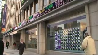Interest Rates and Investor Decisions: The Long and Short of It