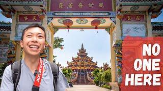 JACK'S OFF to an EMPTY CHINESE TEMPLE in Thailand! Wat Phet Suwan