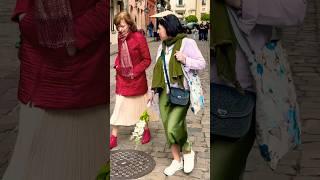 Одягнені зі смаком пані. Львів весна, мода. #львівплощаринок