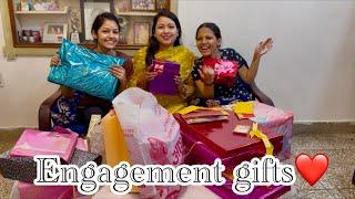 Engagement ke gifts open kiye