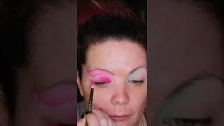 Creative makeup tutorial #creativemakeup #makeupideas #makeupinspo #learnmakeup #pinkeyeshadow