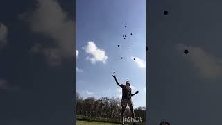 Beautiful attempt from 11 ball cascade)