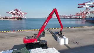 XCMG 48 Ton Wheeled Material Handler Machine XE480WM Working in the Port