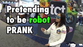 Human girl pretends to be robot at CES (Prank)