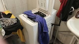 Vaikea valita muuttaako ? Kämpässä sen verran tavaraa, että jaksaako muuttaa uuteen asuntoon enää.