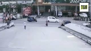 Watch how this woman luckily escapes a dangerous crash |  News | The Global Report