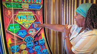 This Slot Machine HUGE WIN Left Everyone STUNNED!