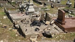 Car Crash at Randwick Cemetery  Coogee - Bodies Everywhere!