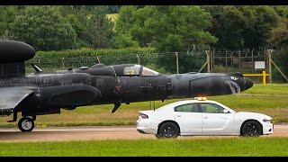 U2 SPY PLANE AND DODGE CHARGER CHASE CAR - 4K