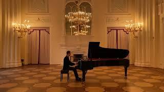 Vladislav Mikhalchuk plays S. Rachmaninoff's "Prelude no 5" Live