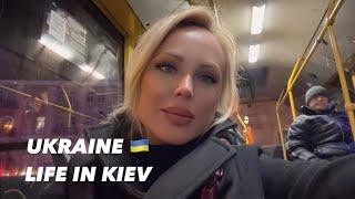 Ukraine  LIFE IN KIEV, March 5, 2025. The Streets of Kiev, Ukraine. Streets Scenes.