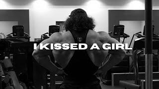 I Kissed a Girl x Sam Sulek | Gym Motivation